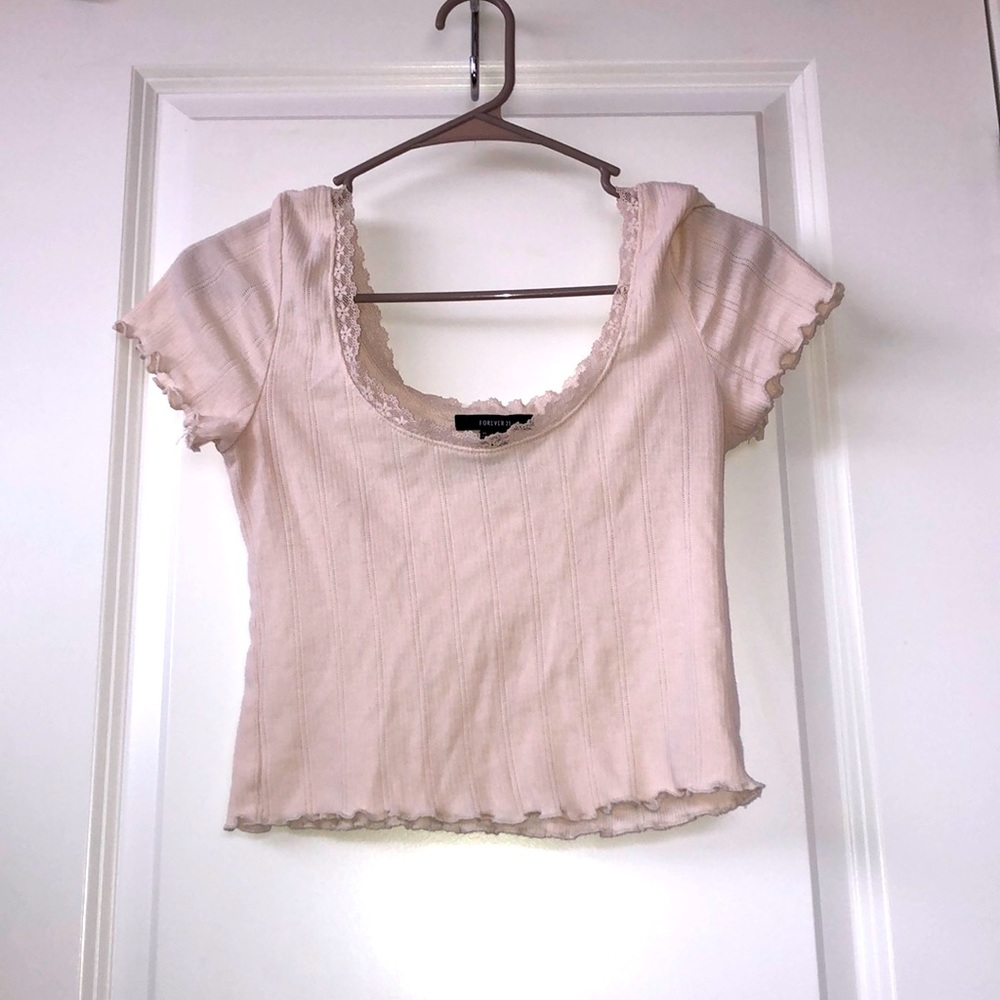Forever 21 cream crop top w lace detailing